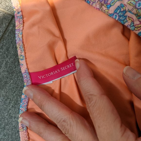 Victoria's Secret Floral Bikini Bottom - Picture 2 of 3